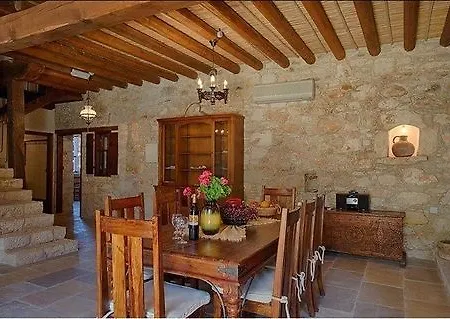 Kirithra Hotel